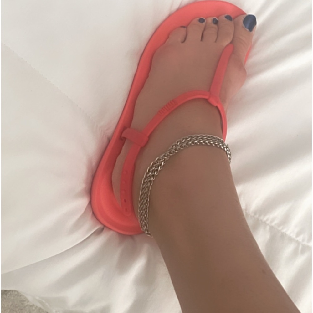 Fit flip sandals